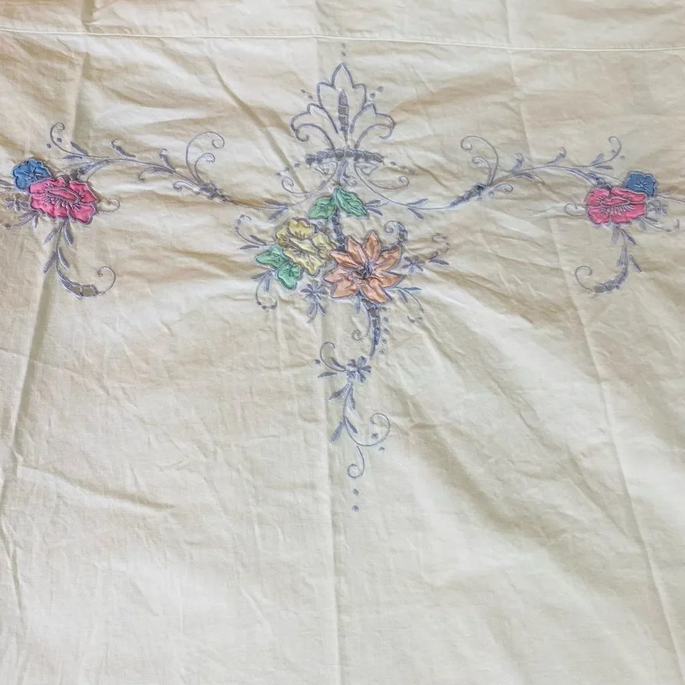 Vintage Hand Embroidered bed Coverlet Queen 100% cotton Cottage Romantic